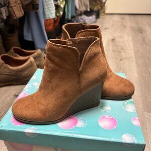 SODA Mid-Ankle Bootie Size 6.5